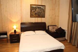 Отель Daniel Boutique Hotel Ереван Трехместный номер Делюкс-9