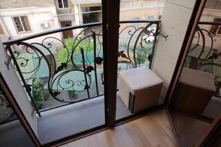 Отель Daniel Boutique Hotel Ереван Трехместный номер Делюкс-17